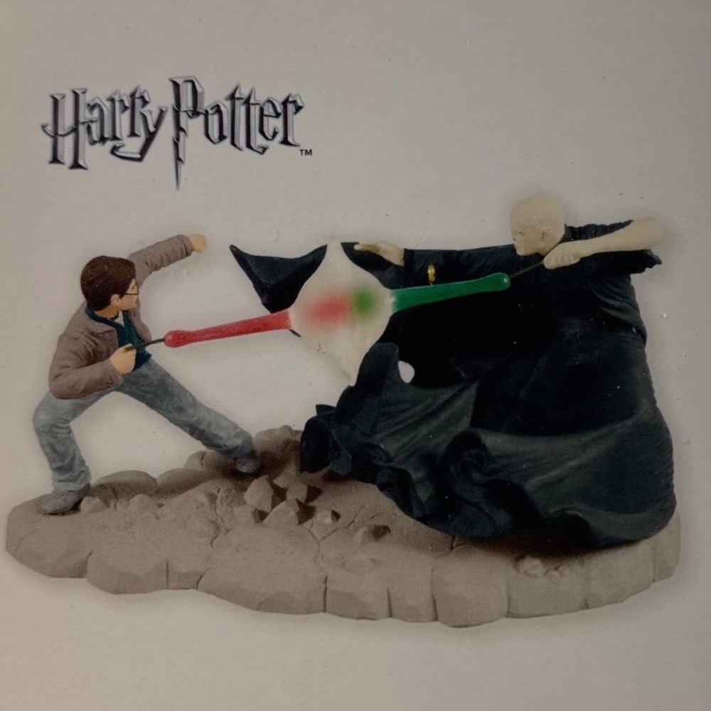 Hallmark Keepsake 2012 Harry Potter The Final Battle Magic Light Sound Ornament